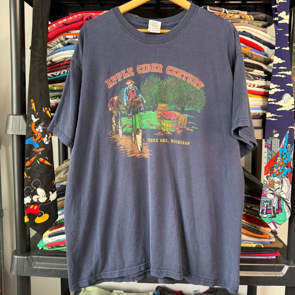 Y2K Navy Apple Cider Century Three Oaks Michigan Graphic T Shirt XL Light Wear